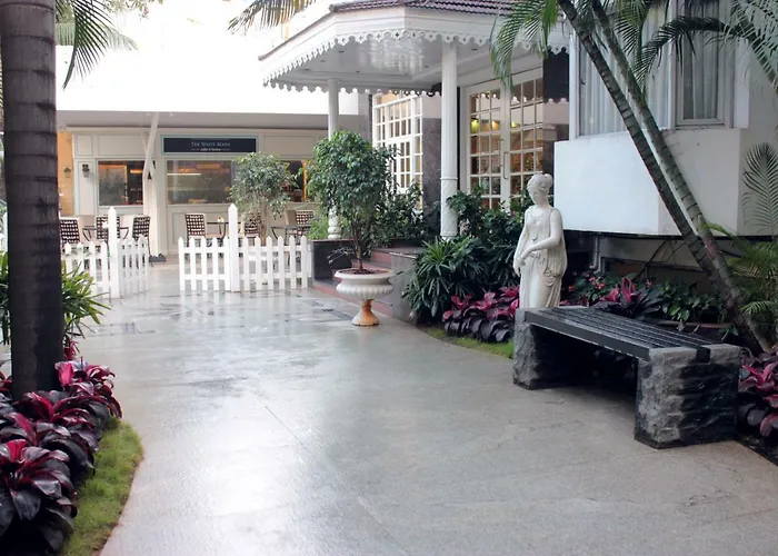 Highgates Hotel