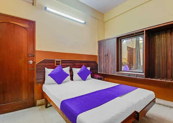 Spot On 48699 Hotel Pawansree Deluxe Lodge