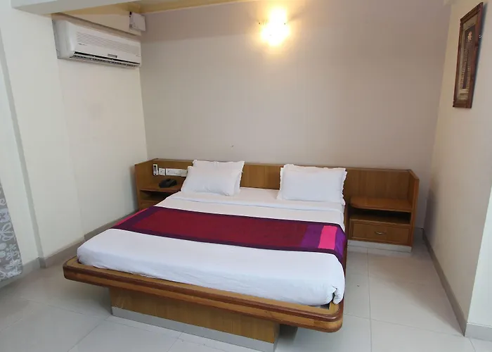 Oyo 8252 Aayush Corporate Stays