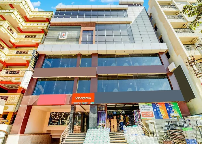 Fabhotel Bali Square Munnekollal