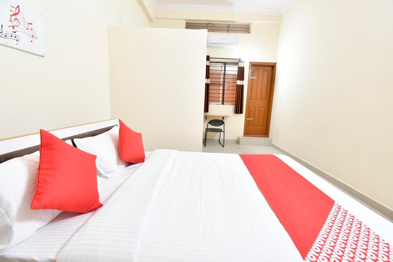 Hotel Oyo 44065 Sri Krishna Nilaya