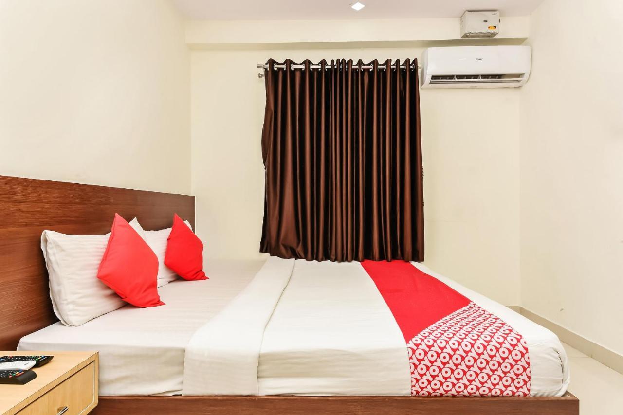 Hotel Oyo 12544 Varcity Twin Towers Bangalore