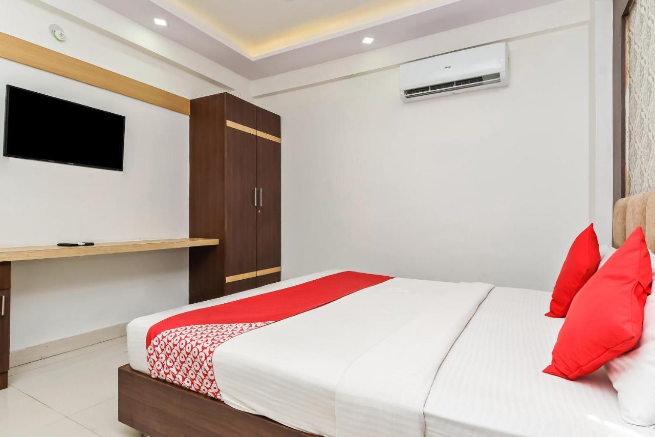Oyo 12544 Varcity Twin Towers 3* Bangalore