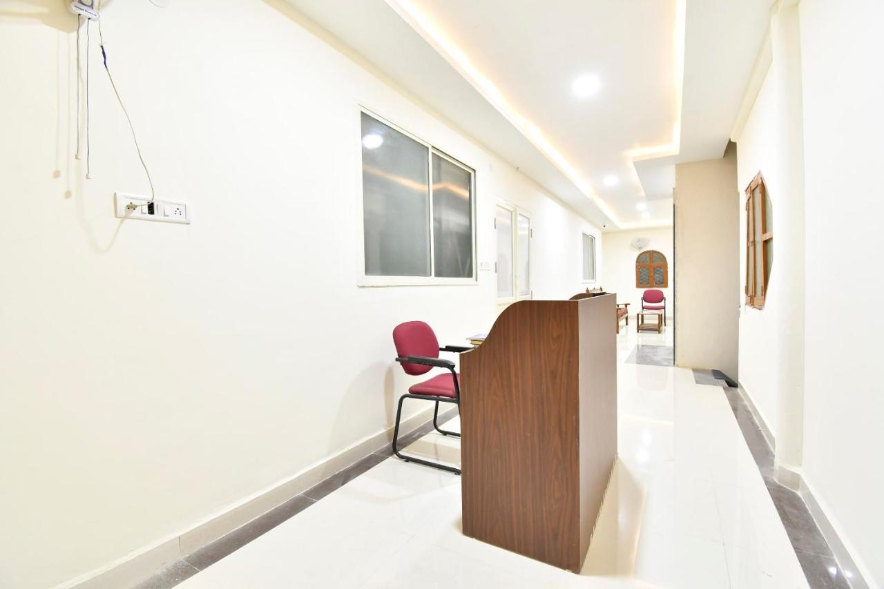 Hotel Oyo 44065 Sri Krishna Nilaya