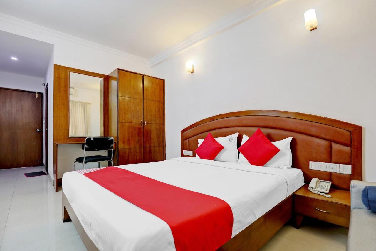Hotel Oyo 44065 Sri Krishna Nilaya 3*