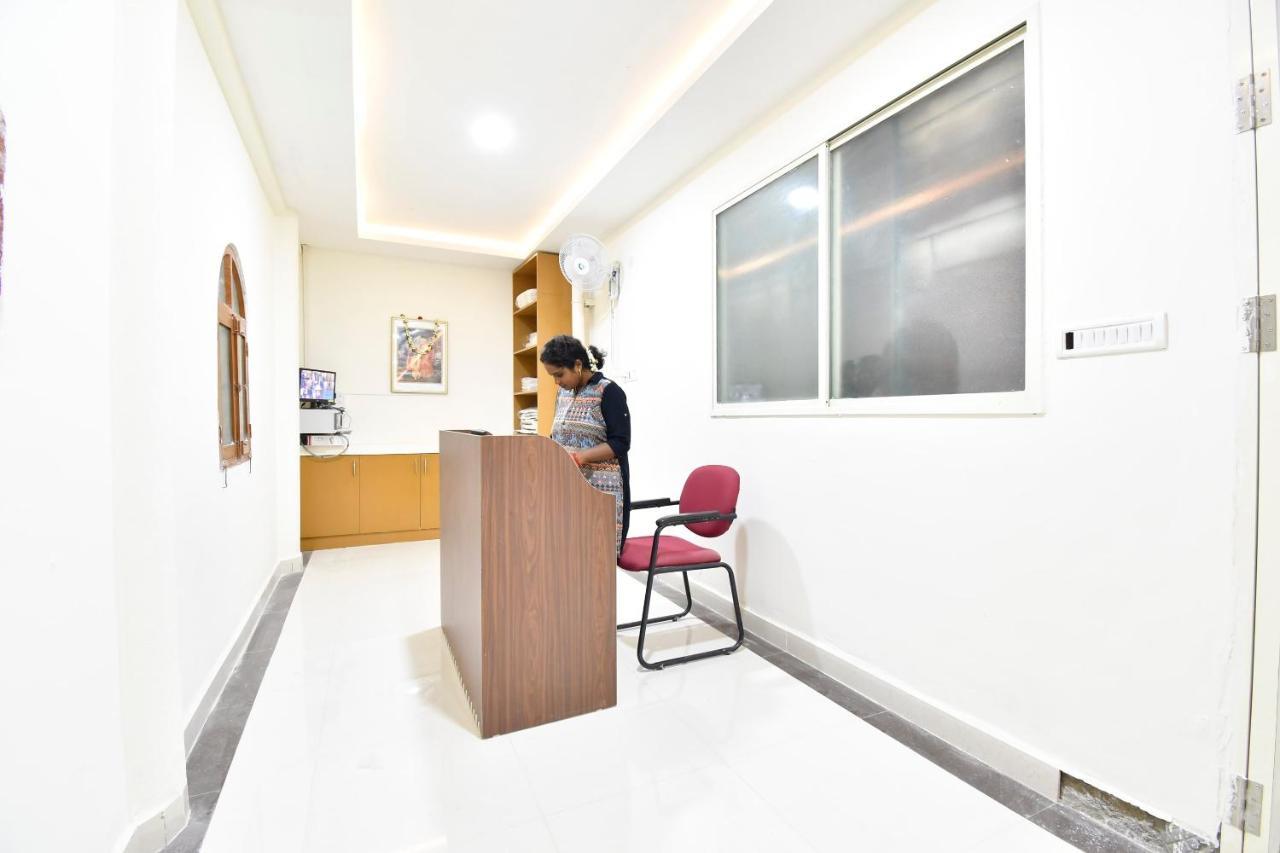 Hotel Oyo 44065 Sri Krishna Nilaya 3*