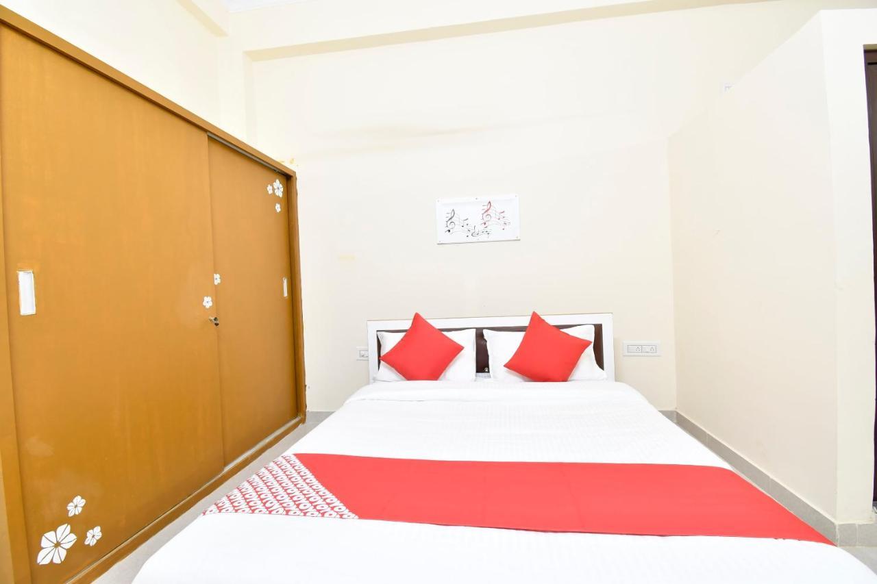 Oyo 44065 Sri Krishna Nilaya Hotel