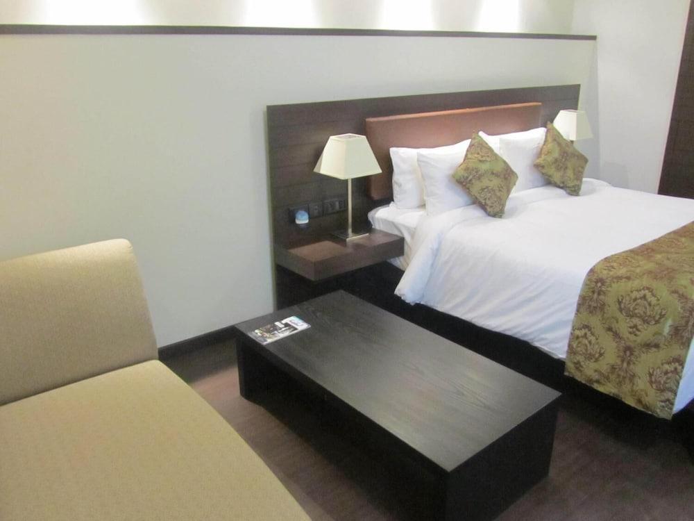 The Woodrose Hotel 4*