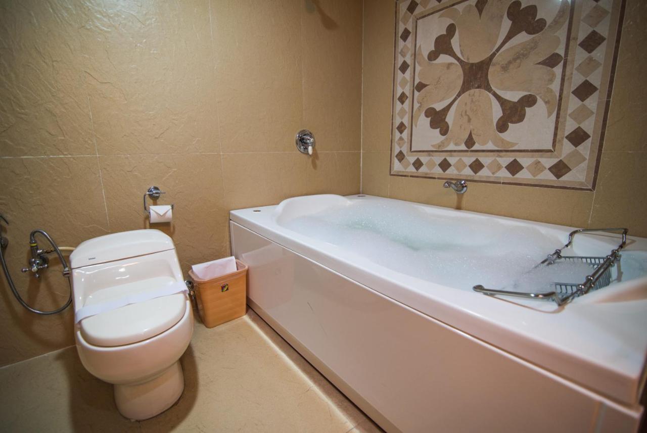 Sai Vishram Business Hotel 4*