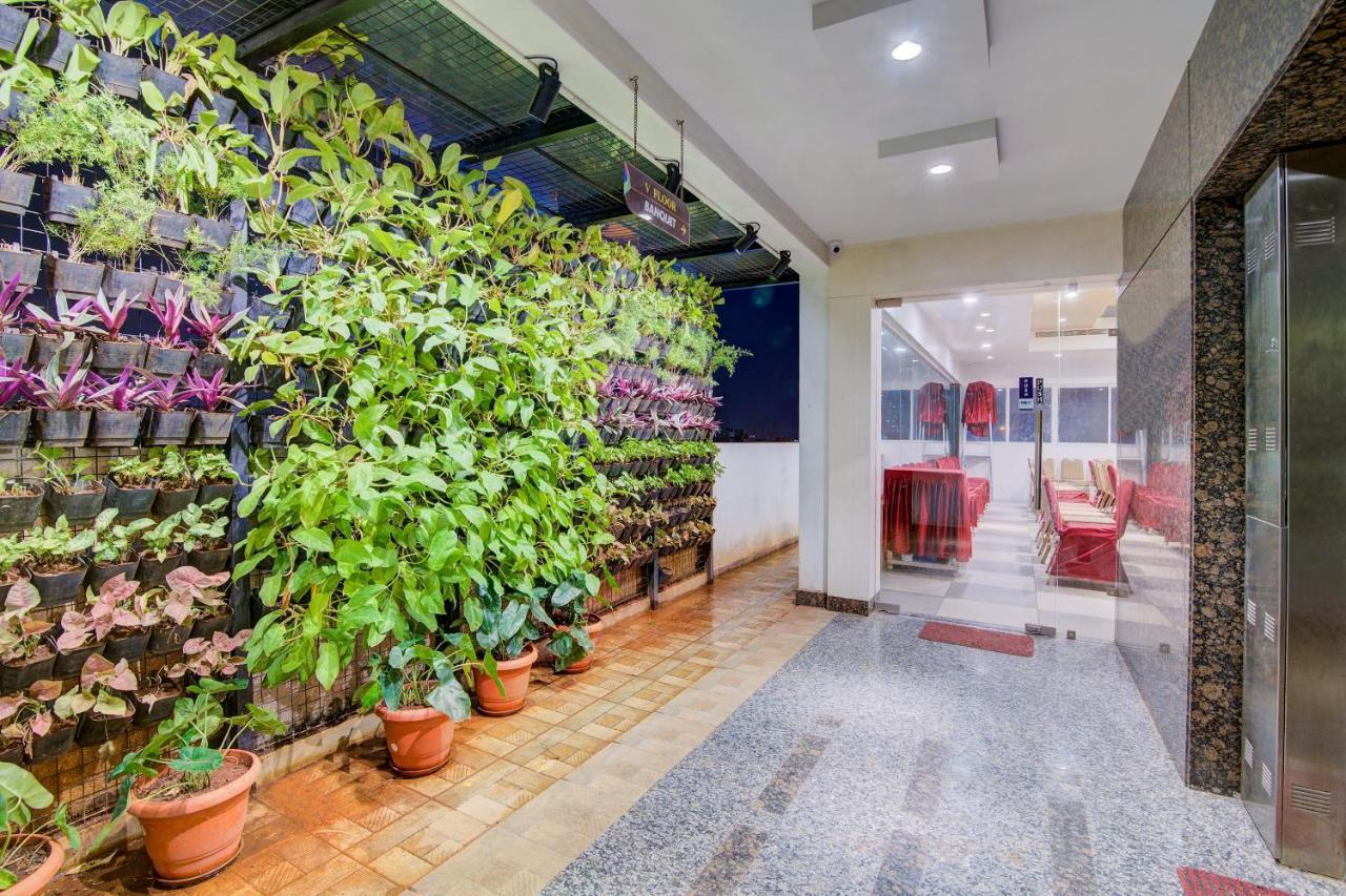Capital O 15403 Krishna Vaibhava 3* Bangalore