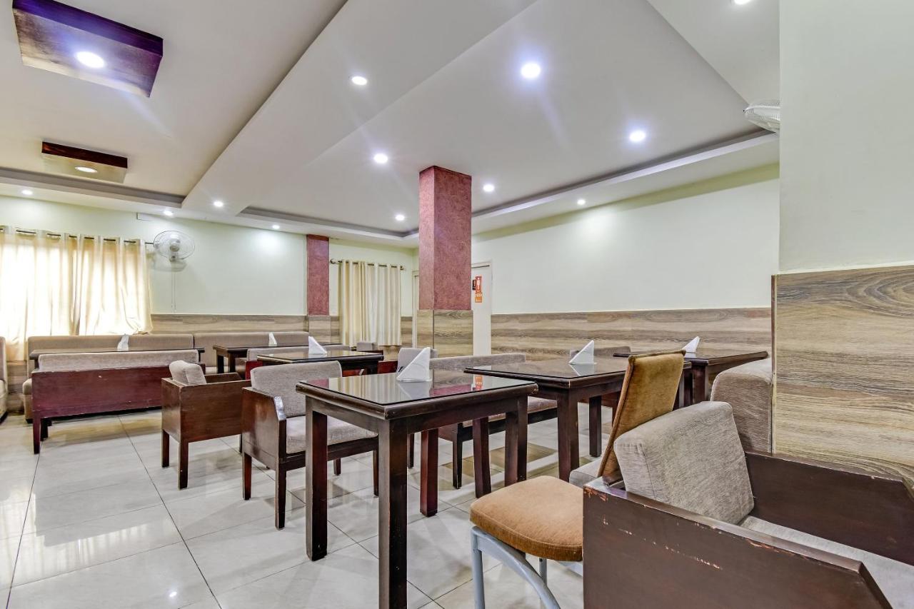 Hotel Oyo Flagship 46682 New Andra House 3*