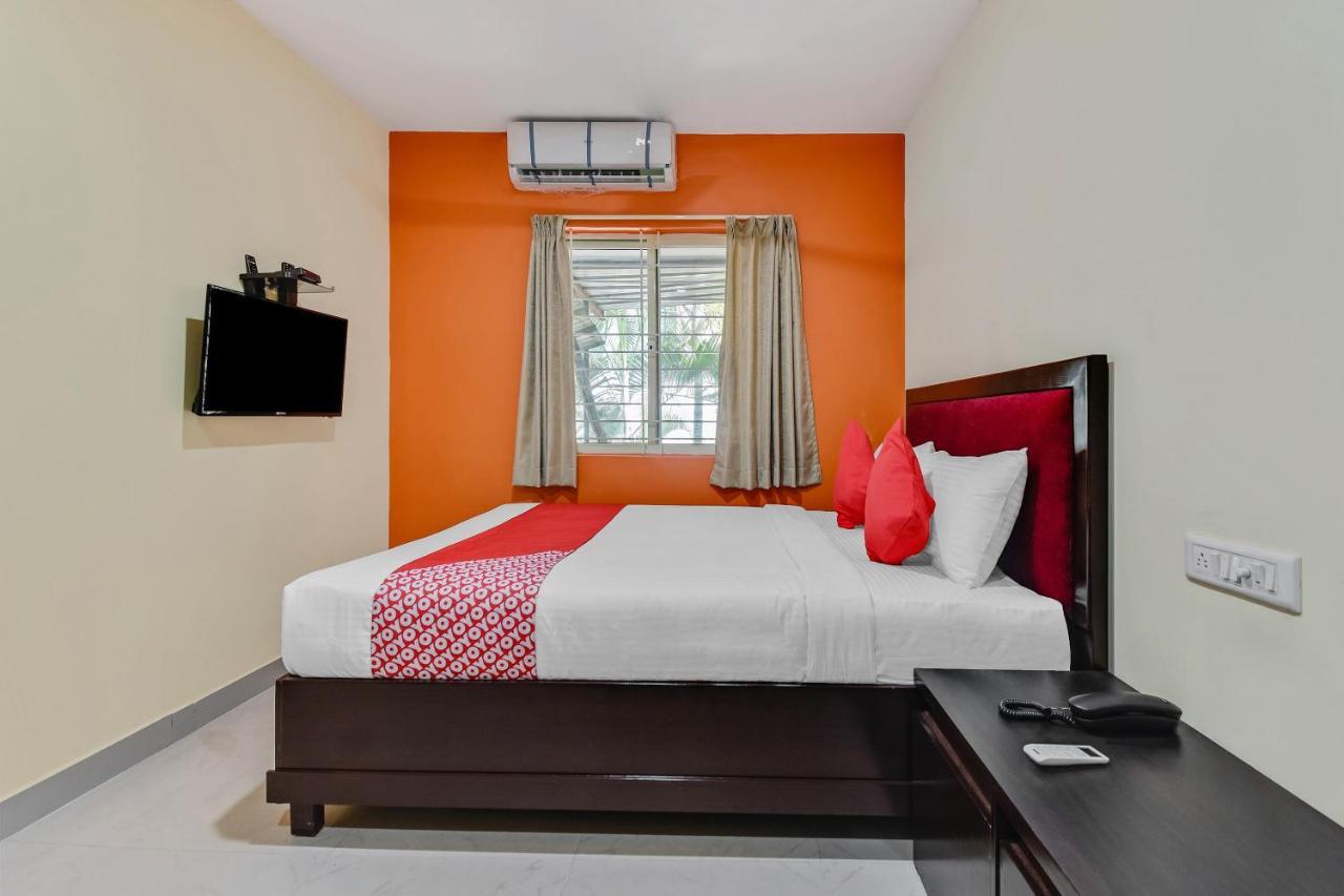 Oyo Flagship 46682 New Andra House 3*