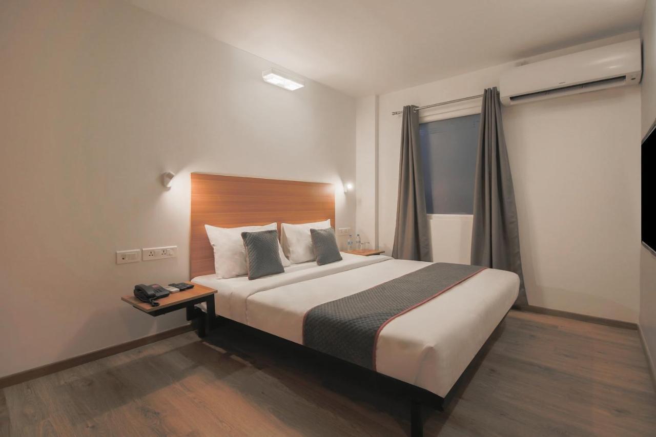 Hotel Oyo Townhouse 098 Manyata Gate No 5 4*