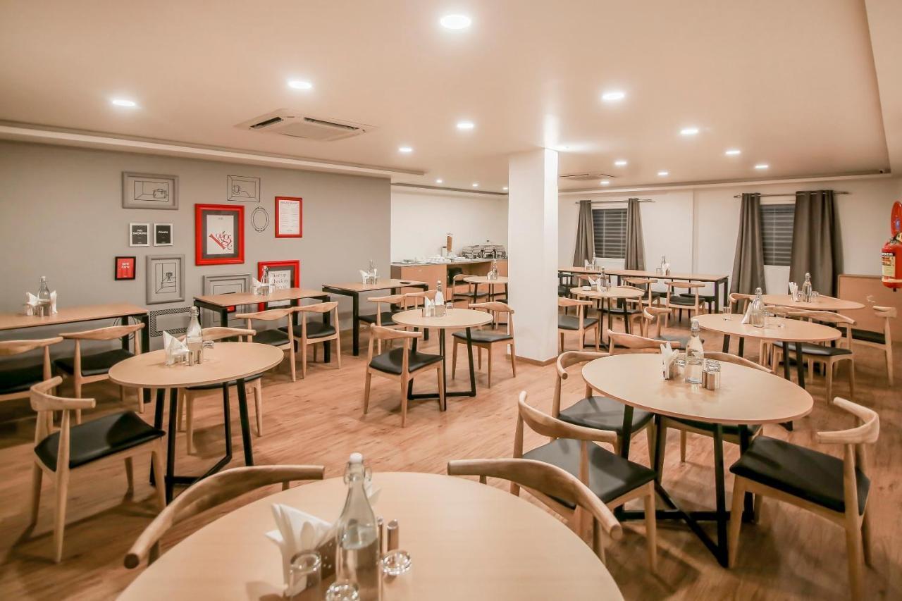 Oyo Townhouse 098 Manyata Gate No 5 Hotel