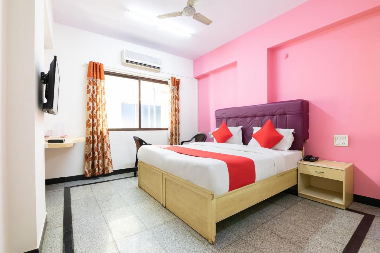 Oyo 25036 Suraksha Residency Hotel