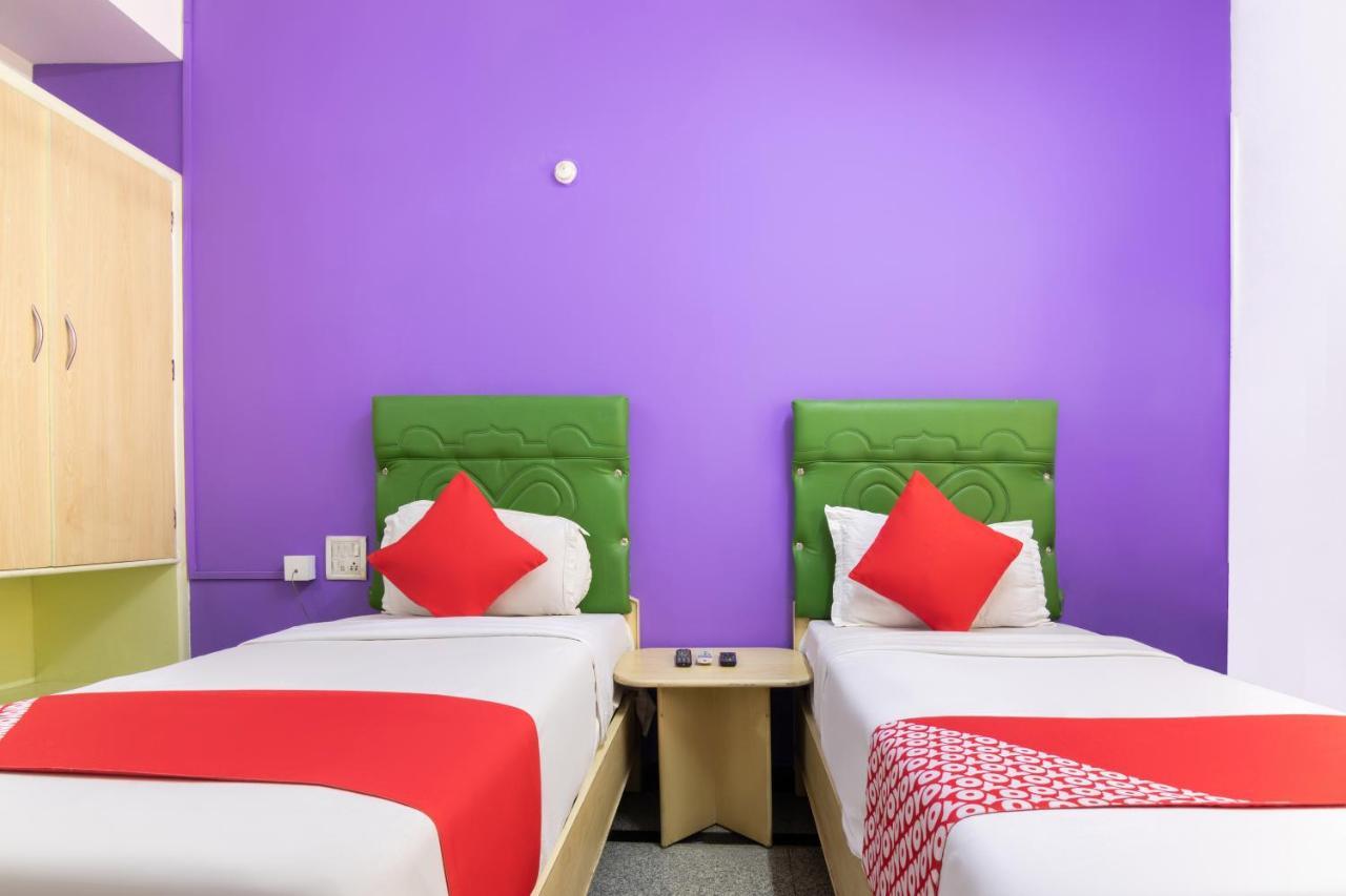 Hotel Oyo 25036 Suraksha Residency