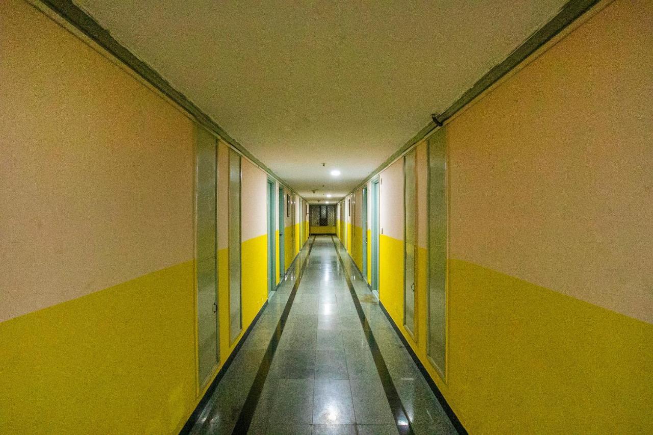 Oyo 25036 Suraksha Residency Hotel