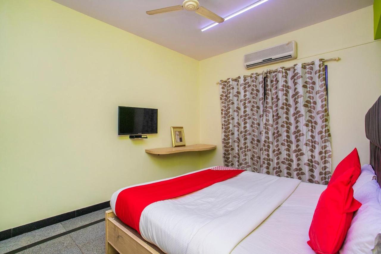 Oyo 25036 Suraksha Residency Hotel Bangalore