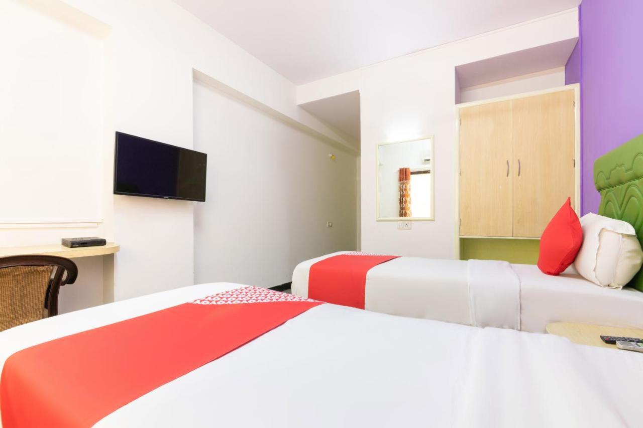 Oyo 25036 Suraksha Residency Hotel 3*