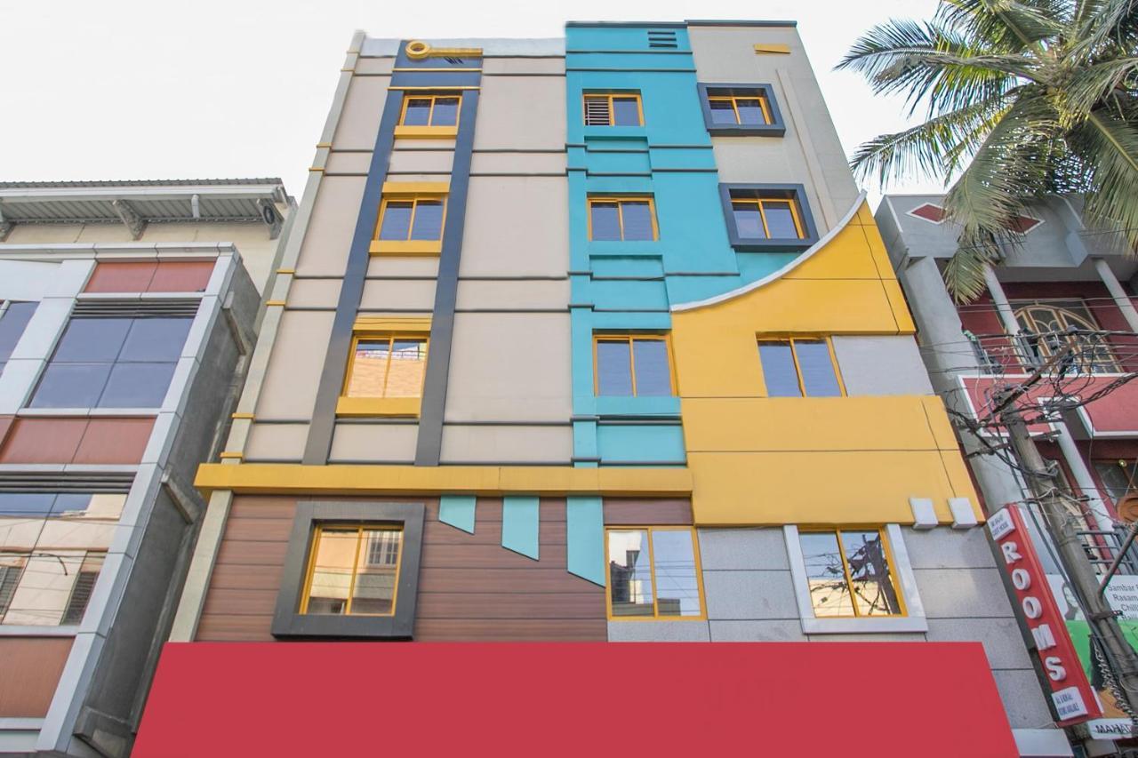 Hotel Oyo Flagship 10363 Sri Balaji & Restaurent 3*