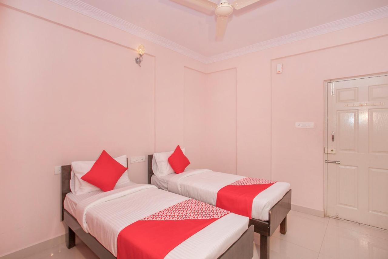 Oyo Flagship 10363 Sri Balaji & Restaurent Hotel 3*