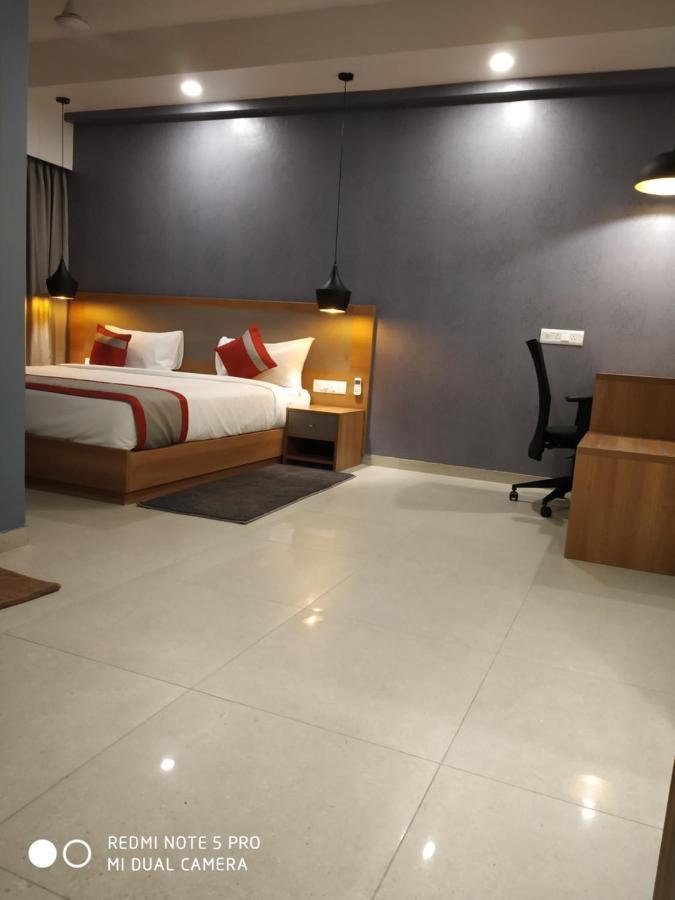 Hotel Parkwood Suites Kadubeesanahalli-fully Vaccinated Staff