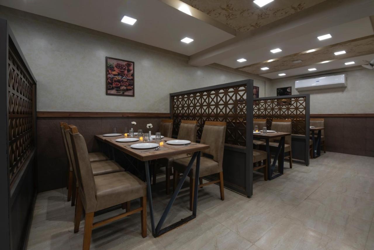 Monarch International Hotel 3*