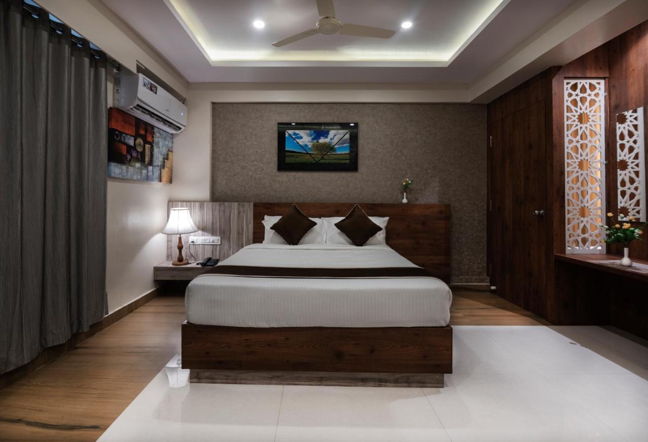 Hotel Monarch International 3*