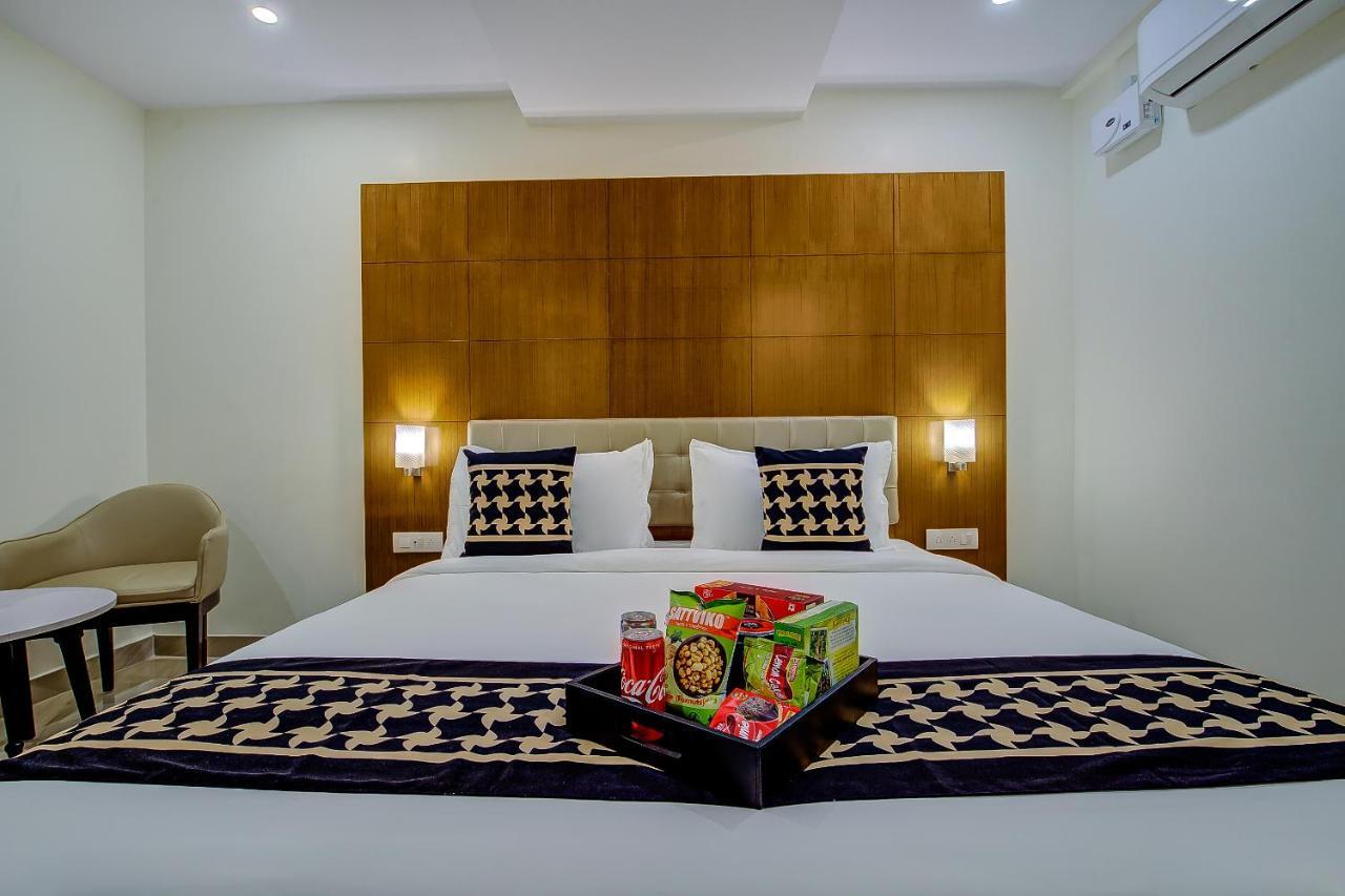 Collection O 77042 Tetrad Hotel 3* Bangalore