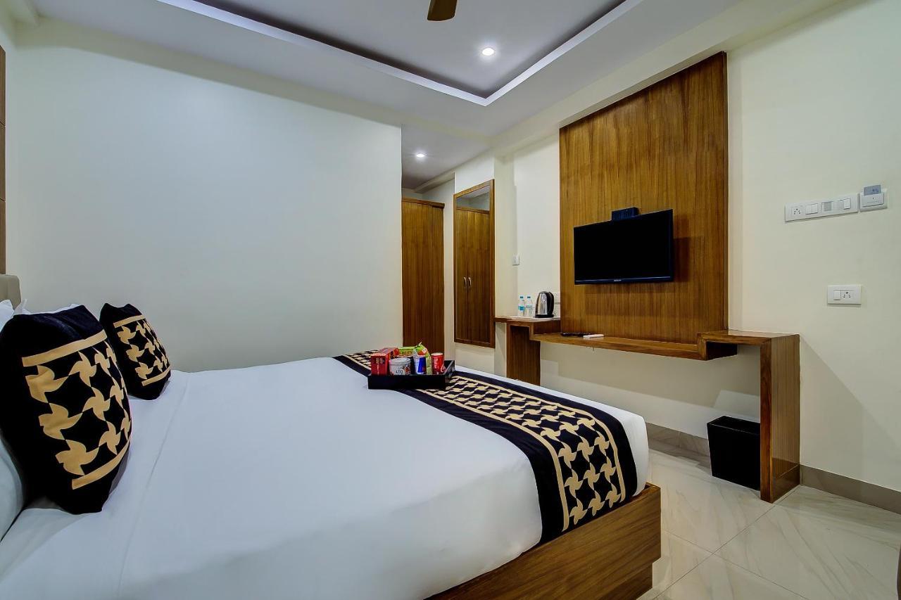 Collection O 77042 Tetrad Hotel 3* Bangalore