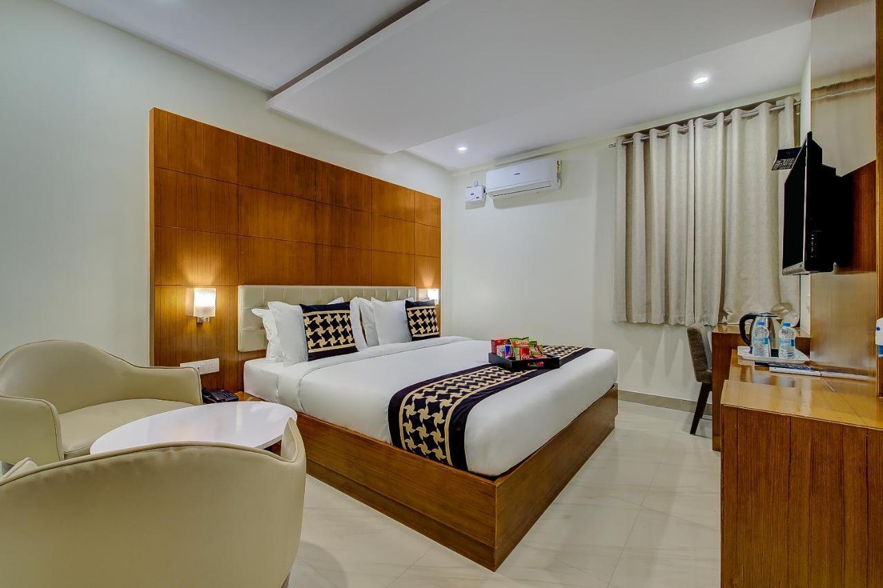 Collection O 77042 Tetrad Hotel