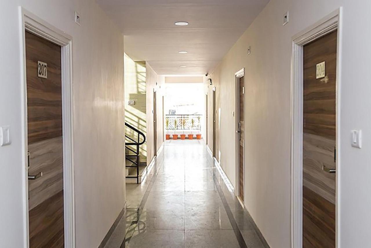 Fabexpress Hibiscus Suites Hebbal 3* Bangalore