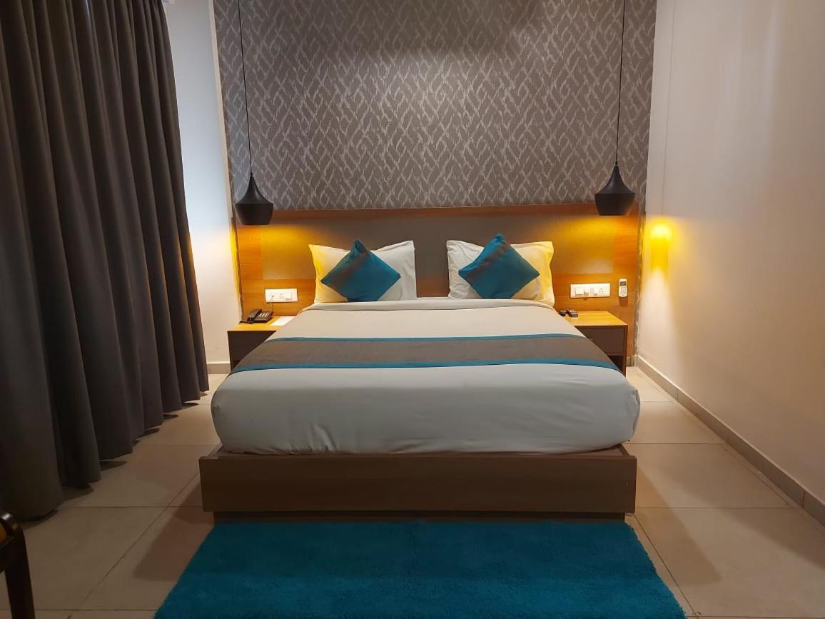 Parkwood Suites Kadubeesanahalli-fully Vaccinated Staff Hotel 2*