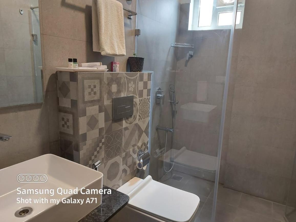 Parkwood Suites Kadubeesanahalli-fully Vaccinated Staff Hotel