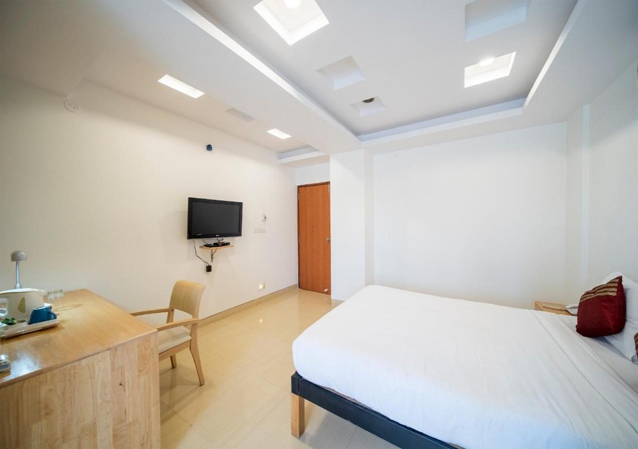 Capital O 46966 Apollo 27 Hotel 3*