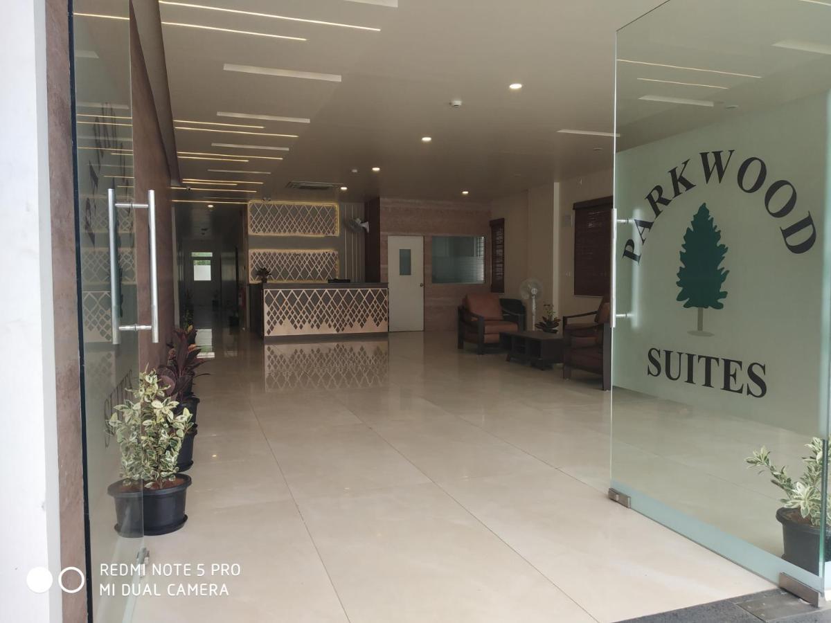 Hotel Parkwood Suites Kadubeesanahalli-fully Vaccinated Staff 2*