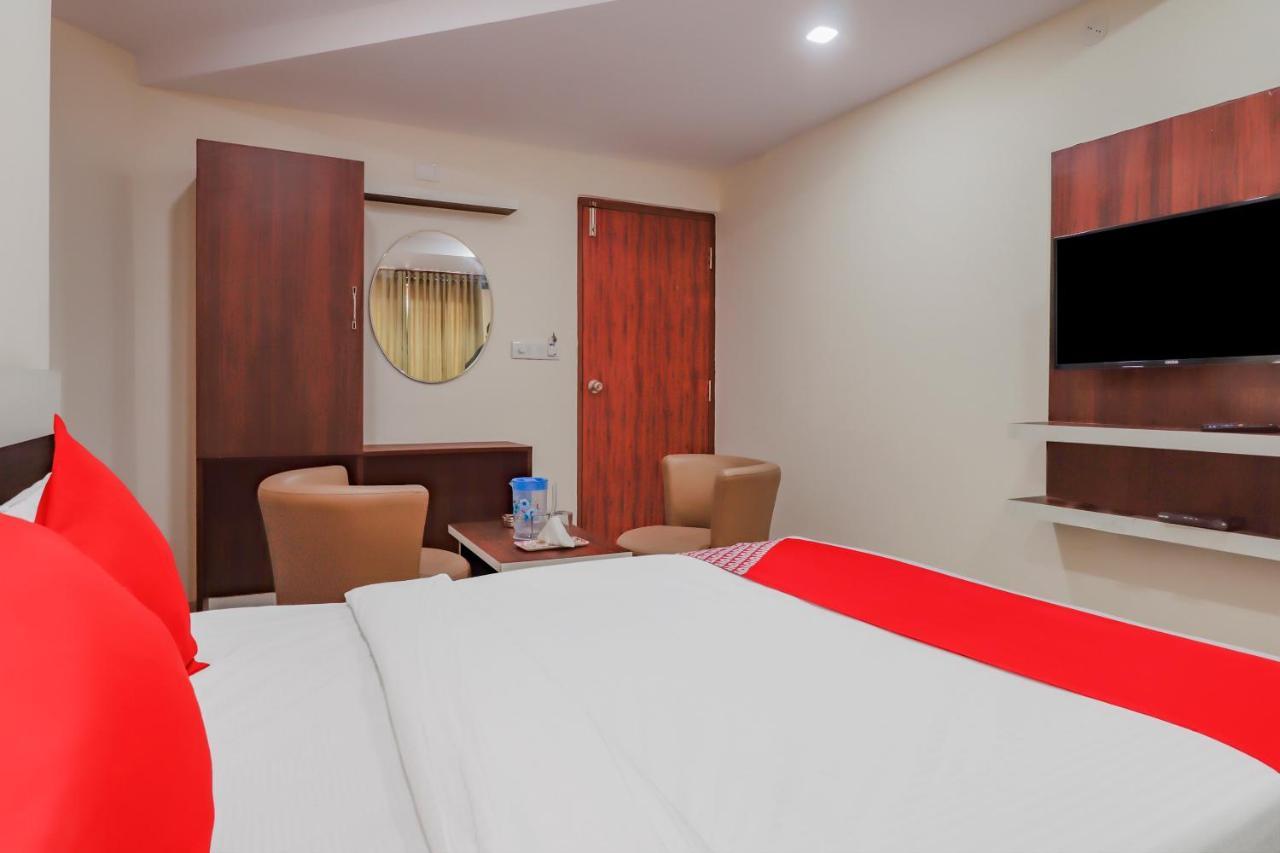 Oyo Flagship 80044 Royal Wood Deluxe Bangalore