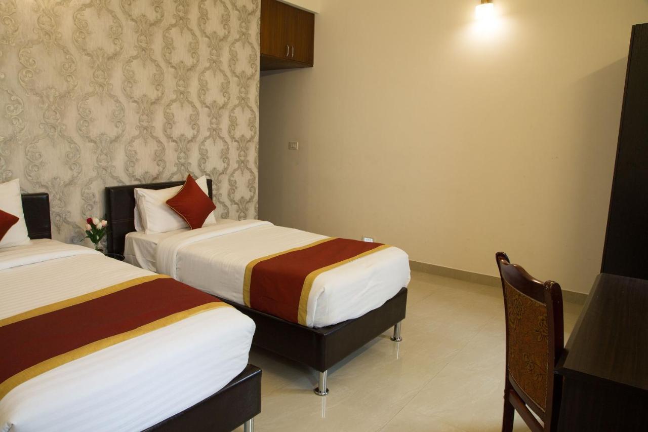 Hotel Oyo 8737 King Suites 3*