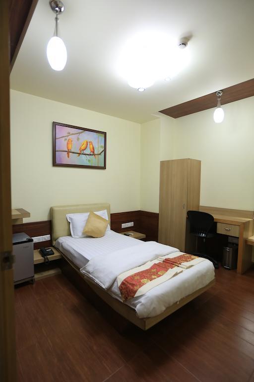 Apollo Sindoori Limited Hotel Bangalore