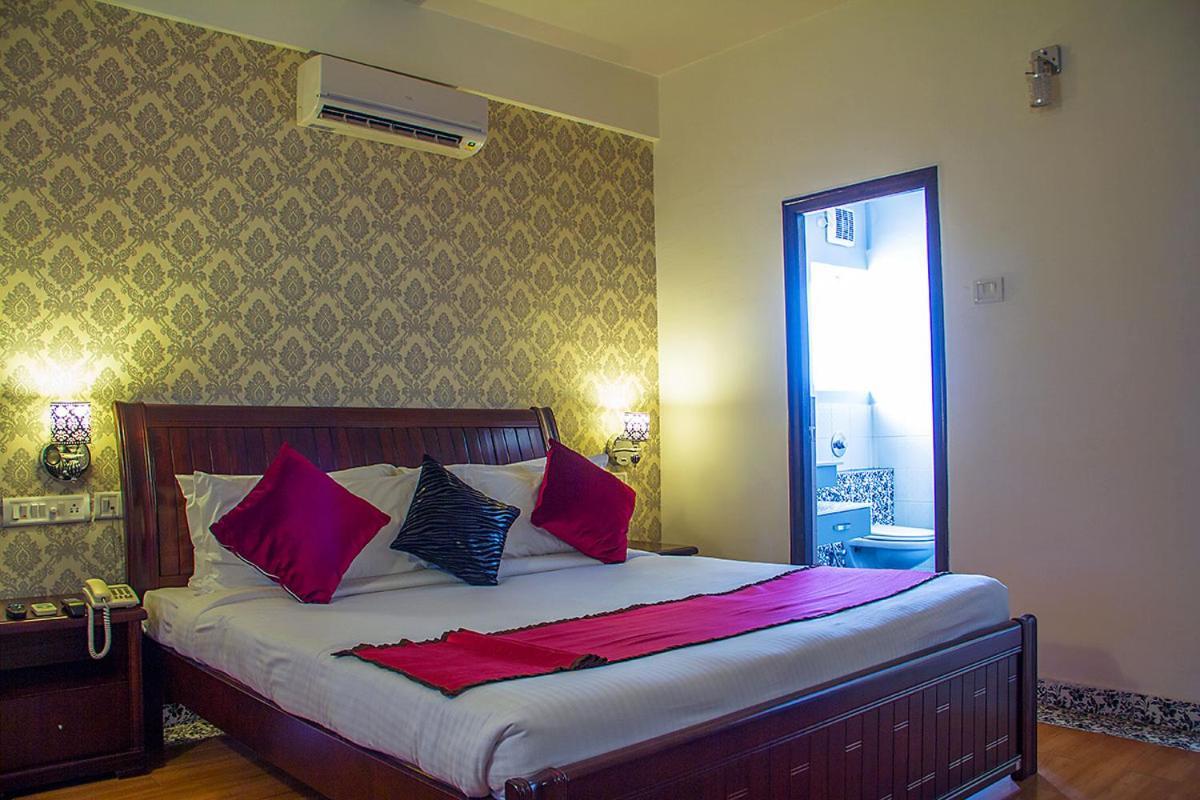 Orchid - A Boutique Off Residency Road Hotel 3*