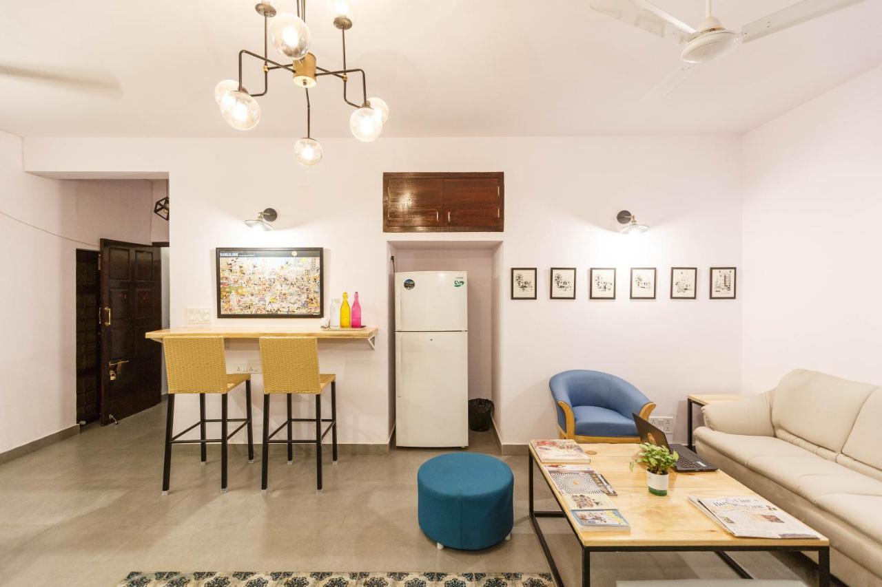 Locul Uptown - Near Palace Grounds *