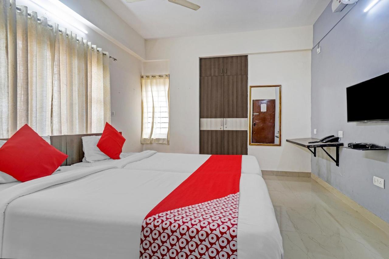 Hotel Oyo Flagship 83187 Shiv Enclave 3*