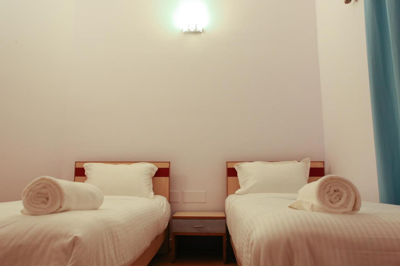 Albergue Locul Uptown - Near Palace Grounds Bangalore