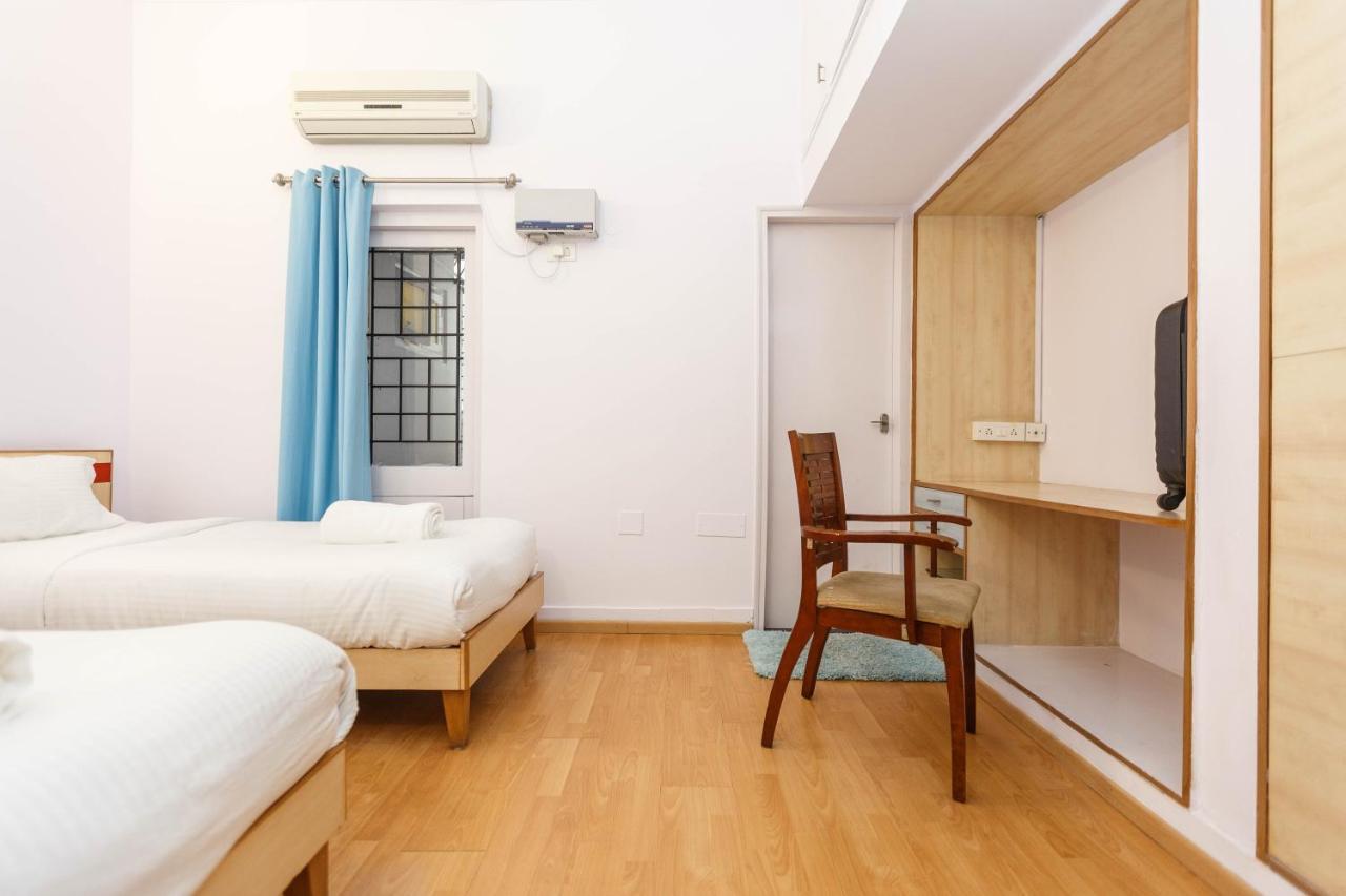 Locul Uptown - Near Palace Grounds *