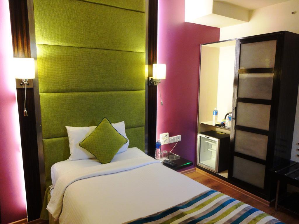 Royal Orchid Bangalore, Mg Road Hotel
