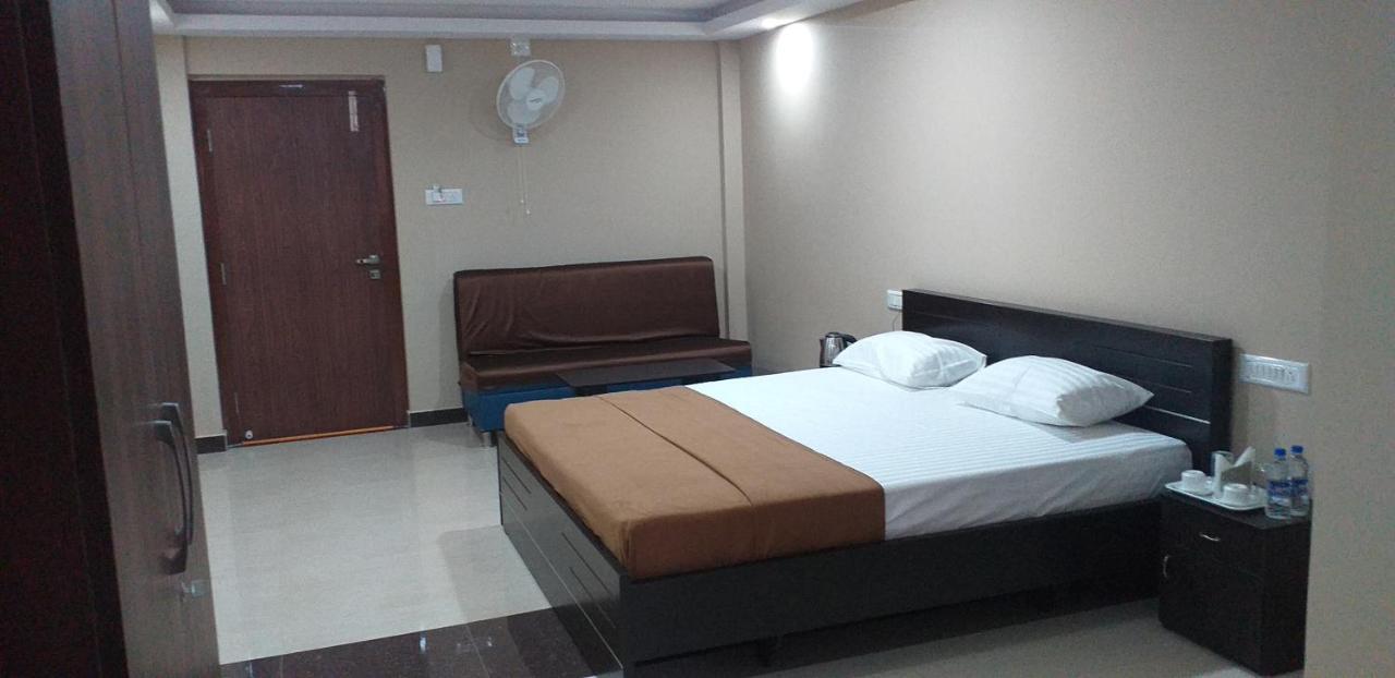 Hotel The Nisarga Grand Bangalore