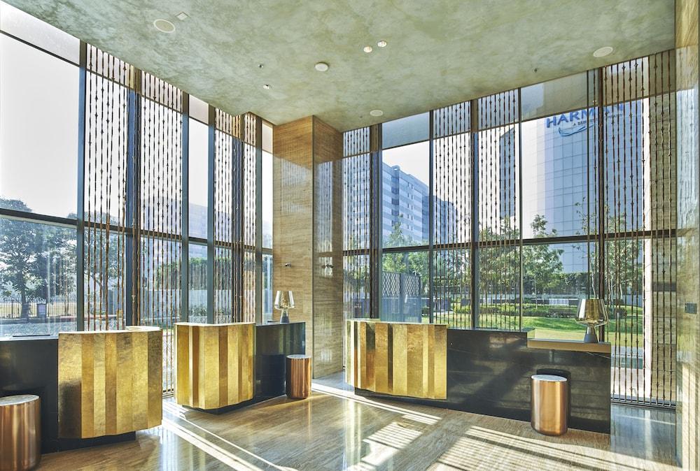 The Den, Hotel Bangalore
