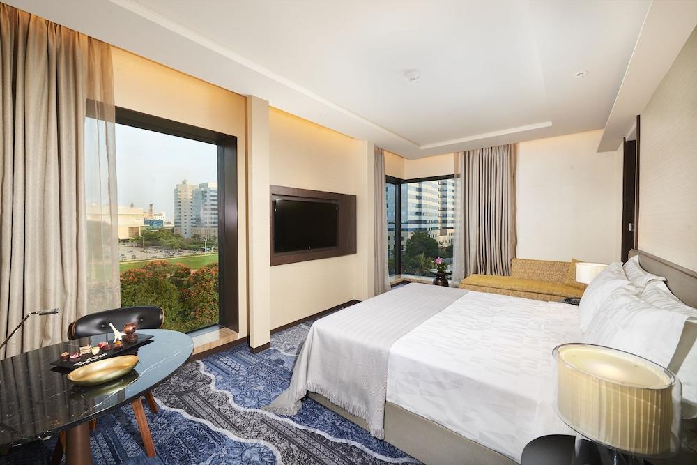 Hotel The Den, 5*