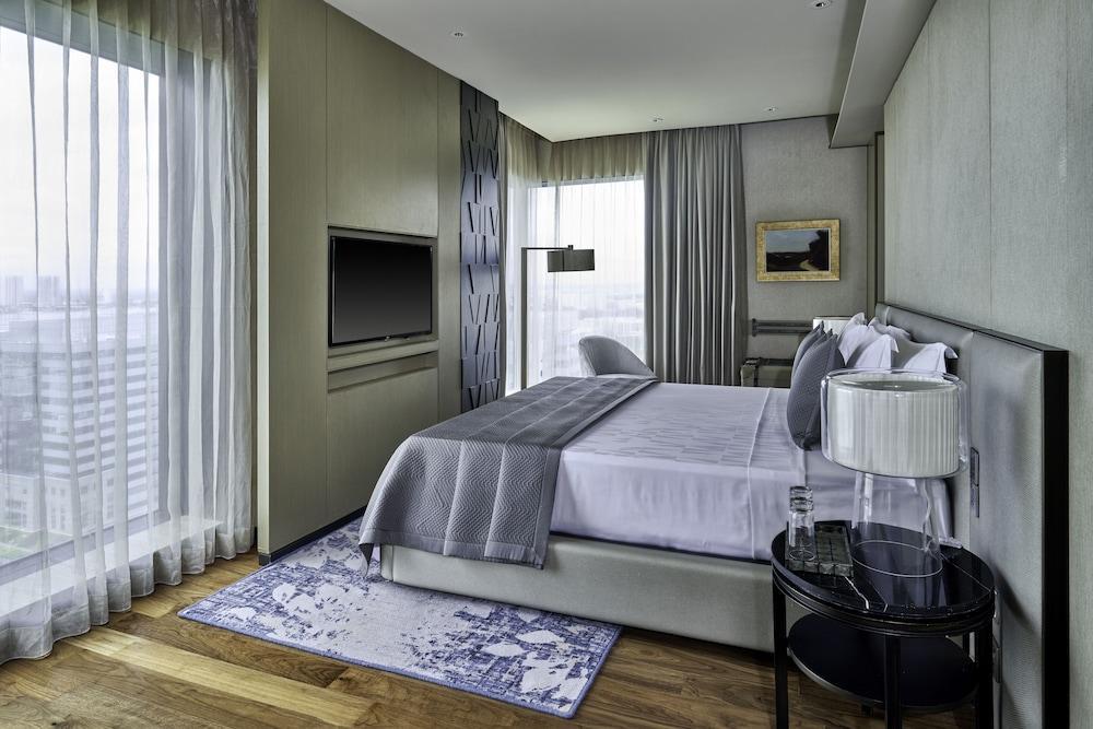 Hotel The Den, 5*