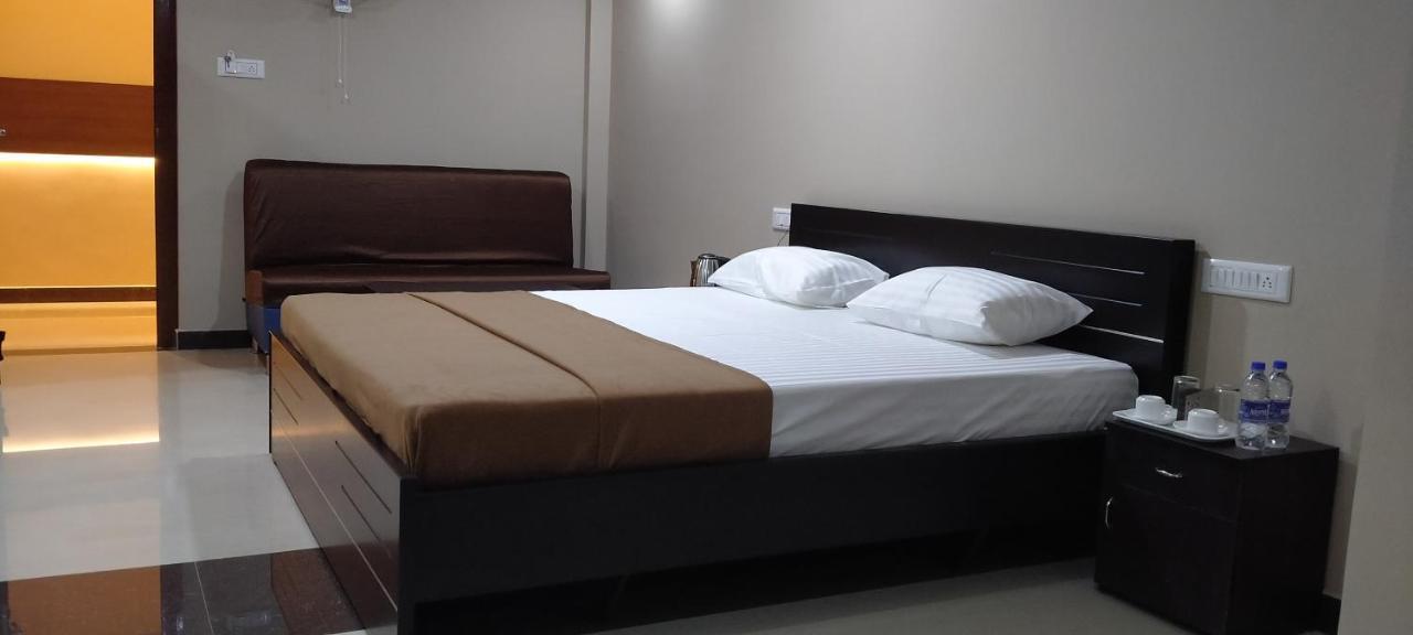 The Nisarga Grand Hotel 3*